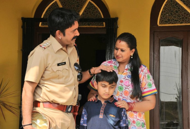 90 के गोल्डन पीरियड की एक्शन ड्रामा और म्यूजिकल फिल्म -'चट्टान'