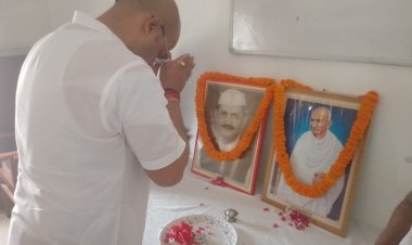 महात्मा गांधी और लाल बहादुर शास्त्री के जयंती पर बिरनो प्रमुख ने किया नमन