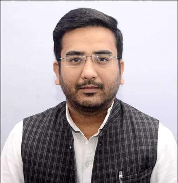 योगी सरकार की सड़कों को गड्ढा मुक्त करने के दावों का निकला दम: डॉक्टर आश्रय गुप्ता