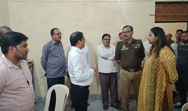 निर्वाचन कार्यों में ना बरते लापरवाही, डीएम और एसपी ने किया स्थलीय निरीक्षण 