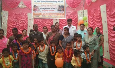 नगर पालिका अध्यक्ष ने बच्चों को भोजन परोस कर शुरू किया हॉट कुक मील योजना