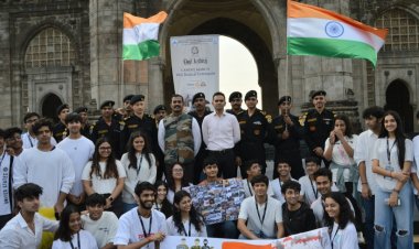 26/11 हमले में शहीद एनएसजी कमांडो के सम्मान में गेटवे ऑफ इंडिया पर निकला कैंडल मार्च