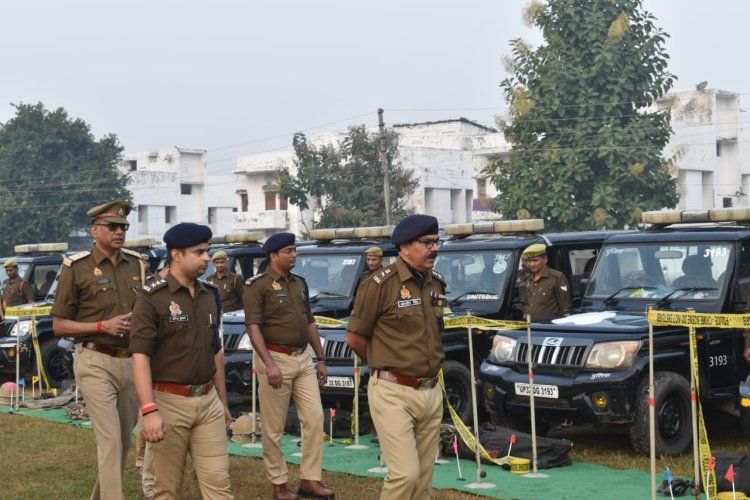 पुलिस अधीक्षक ने लिया परेड की सलामी