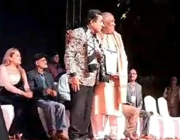 नोएडा लोक मंच के महासचिव महेश सक्सेना 9वें अंतर्राष्ट्रीय खजुराहो फिल्म महोत्सव में सम्मानित