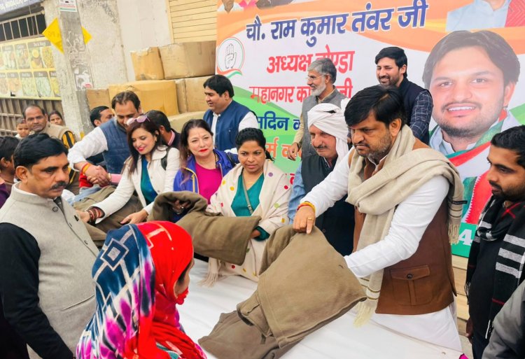 रामकुमार तंवर ने अपने जन्मदिन पर ज़रूरतमंदों को बाँटे जैकेट व गर्म कपड़े