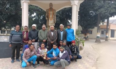 प्रधानमंत्री के आवाहन पर विजेता टीम ने महाविद्यालय परिसर की किया साफ-सफाई
