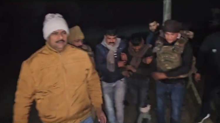 गौ तस्कर ने पुलिस टीम पर दागा गोली, मुठभेड़ में तस्कर घायल एक फरार