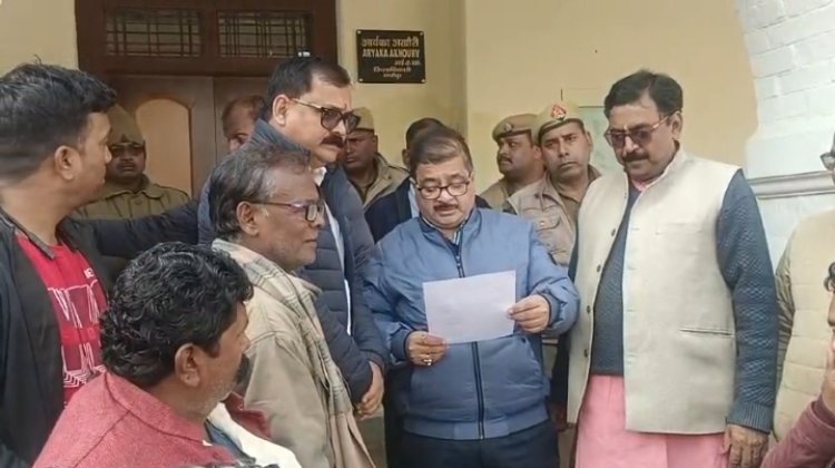 अंडर पास का विरोध फ्लाई ओवर की मांग, भाजपा नेता अनिल कुमार पाण्डेय ने ग्रामीणों संग उपजिला अधिकारी को सौंपा पत्रक