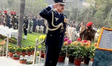 वायुसेना प्रमुख ने गौतमबुद्ध नगर के 41 शहीदों को दी श्रद्धांजलि