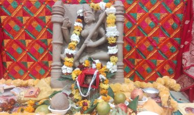 ऋतुराज बसंत पंचमी के अवसर संस्कार भारती कला संकुल में माँ सरस्वती की हुई आराधना