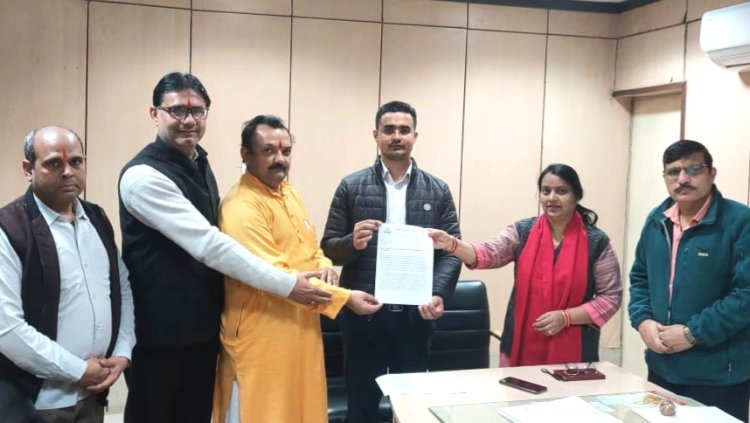हिंदू जनजागृति समिति द्वारा वैलेंटाइन डे पर होने वाले अनाचार रोकने के लिए सिटी मजिस्ट्रेट ऑफिस में सौपा ज्ञापन