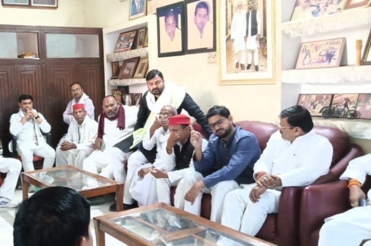 मुख्तार अंसारी के निधन पर समाजवादियों ने किया शोक सभा, सरकार पर कसा तंज