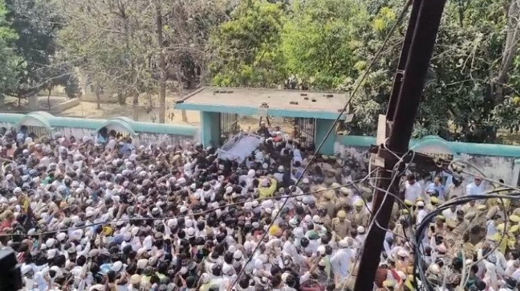 माफिया मुख्तार हुआ सुपुर्द ए खाक