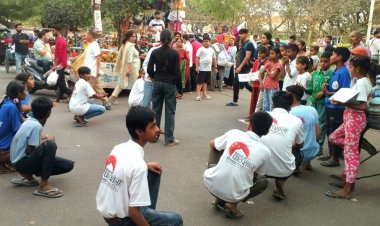 चैलेंजर्स ग्रुप चला रहा नुक्कड़ नाटक से मतदान जागरुकता अभियान
