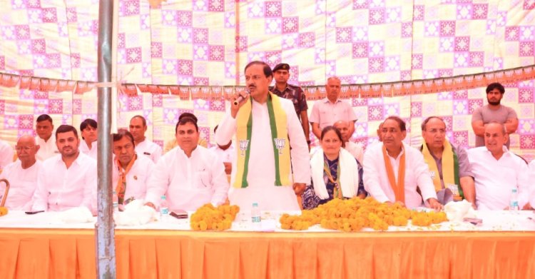 क्षेत्र में विकास के माध्यम से समाज का कर्ज उतारूंगा: डा. महेश शर्मा