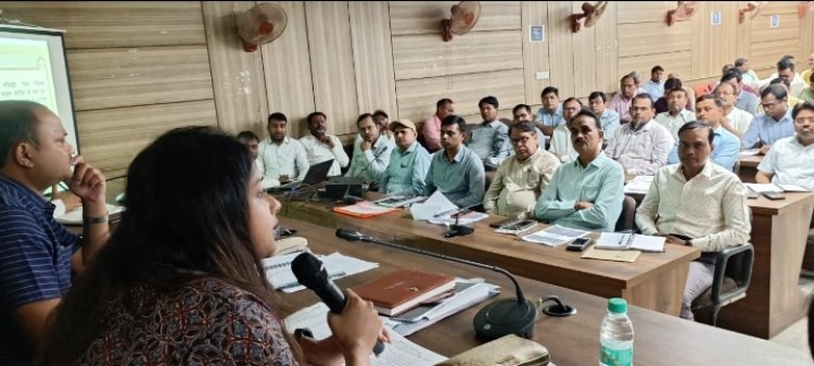 लोकसभा चुनाव की तैयारियों में जुटा जिला प्रशासन, डीएम ने दिया निर्देश