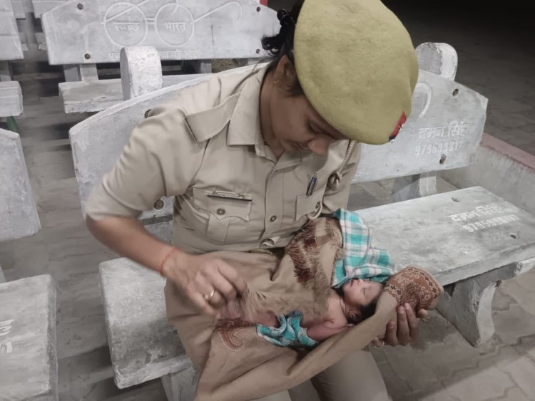 चौकी पर लावारिश पड़ी मिली नवजात बच्ची