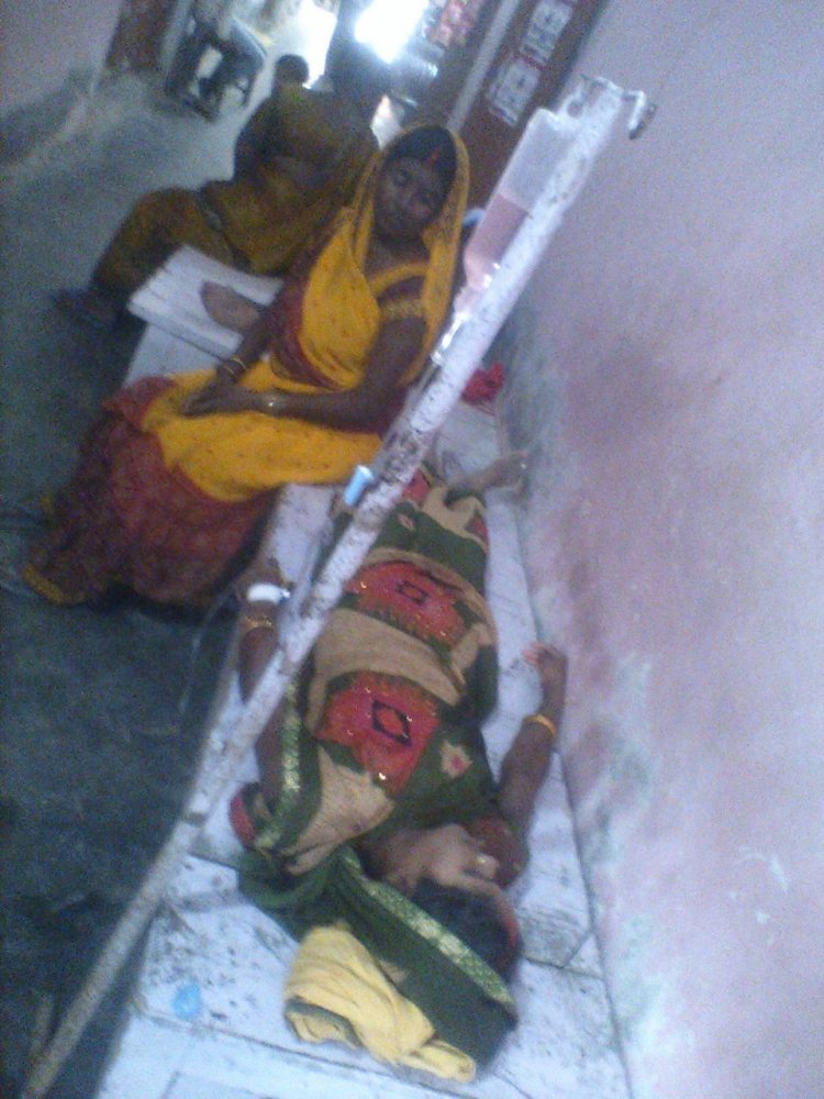 बिजली विभाग के लापरवाही के कारण हाई टेंशन से झुलसी महिला