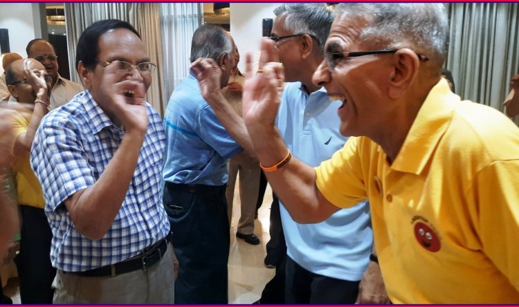 सीनियर सिटीजन एसोसिएशन ऑफ महागुन मॉडर्न सोसाइटी के 60 सदस्यो के साथ हंसी योग की शुरुआत की