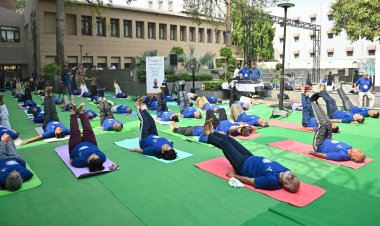 योग दिवस पर आईजीएनसीए में योगाभ्यास