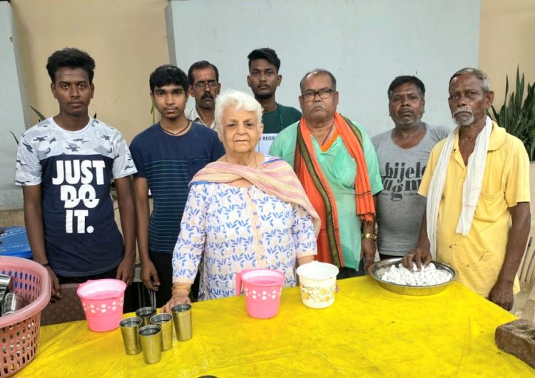 समुदाय को बना रही हैं सक्षम- सहानुभूति और आपसी सहयोग की कहानी 