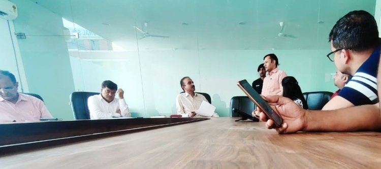 सड़कों पर बेघर और छूटे हुए पशुओं के कारण हो रही गंभीर दुर्घटनायें