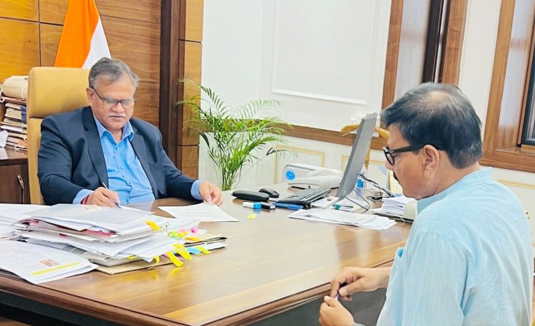 जेवर के ग्रामीण क्षेत्रों में हुए जल भराव से उत्पन्न समस्याओं को लेकर ज़ेवर विधायक ने शासन और सरकार को वस्तुस्थिति से कराया अवगत