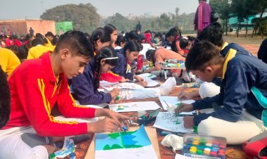 नोएडा लोक मंच में आयोजित की इंद्रधनुष-3 प्रतियोगिता
