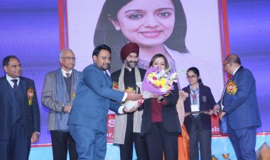 वीरता का जश्न: मॉडर्न स्कूल में मनाया गया 'शौर्य-गाथा' पर वार्षिकोत्सव