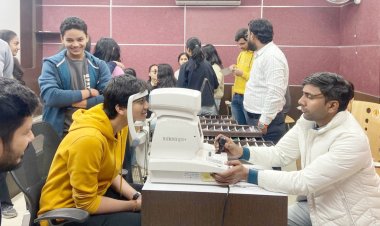 विद्यामंदिर क्लासेस ने अपने छात्रों के लिए निशुल्क स्वास्थ्य शिविर और ओरल हाइजीन कार्यशाला का किया आयोजन