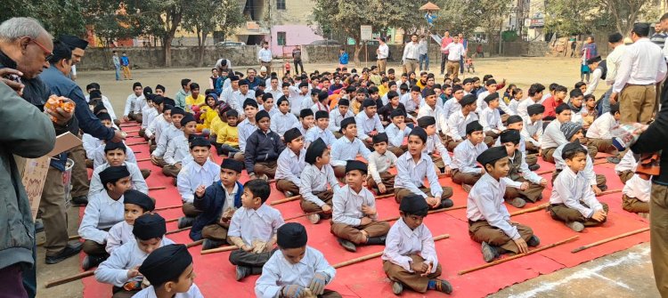 बीर बाल दिवस के उपलक्ष्य में संघ ने आयोजित किया बाल पथ-संचलन