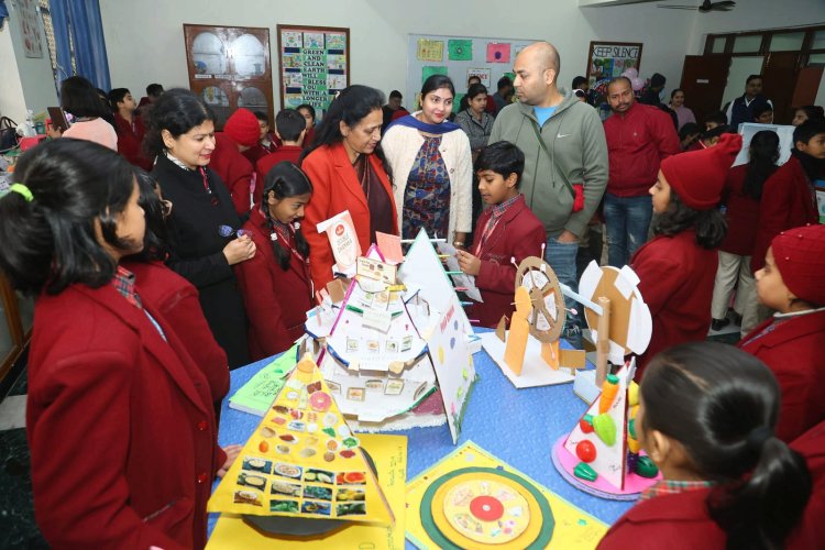 डीएवी पब्लिक स्कूल, नोएडा में गणित एवं विज्ञान प्रदर्शनी ने मचाई धूम