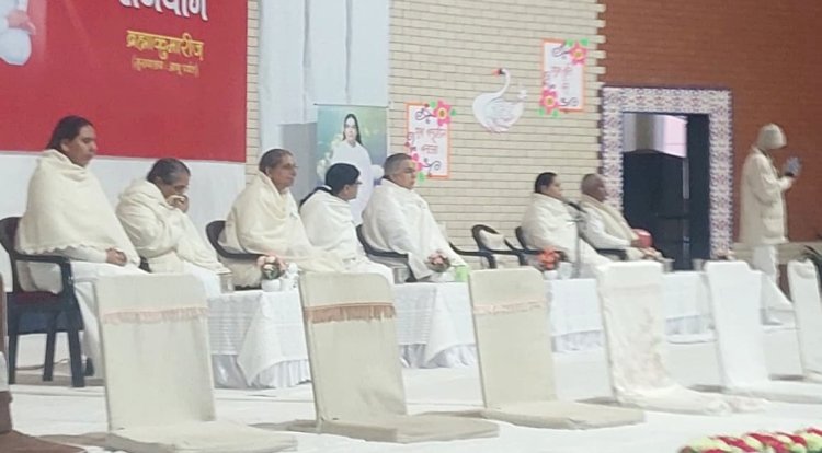 विश्व शांति के लिए सामूहिक राजयोग ध्यान  का हुआ  कार्यक्रम