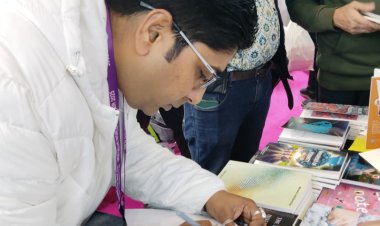 विश्व पुस्तक मेले में अर्पित मिश्रा की काव्यांजलि छा गई