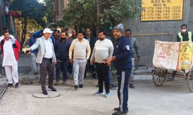 नोएडा को सफाई में  नंबर वन बनाने के लिए जुटे  प्राधिकरण के अधिकारी