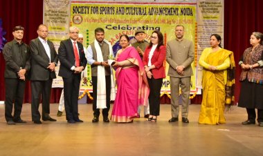 मयूर स्कूल बना चैंपियन, जीती 13वें नोएडा बसंत महोत्सव की ट्रॉफी