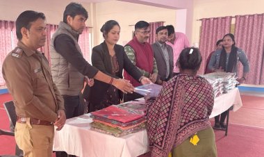 कामायनी फाउंडेशन ने ज़िला कारागार गौतम बुद्ध नगर में महिला कैदियों को वितरित किए कपड़े 