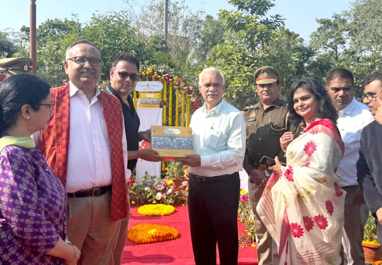 पूर्व मुख्य सचिव दुर्गा शंकर मिश्रा ने नोएडा फ्लावर शो में अनूठी सांस्कृतिक पहल की सराहना की
