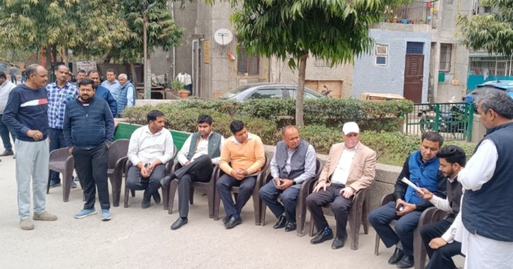 अधिकारियों ने पूरा किया अपना वादा तो महादेव अपार्टमेंट के निवासियों में लगाए प्राधिकरण जिंदाबाद के नारे