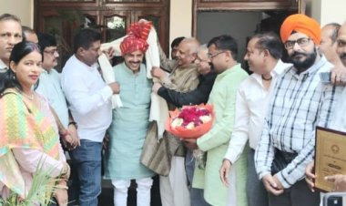 उत्तर प्रदेश उद्योग व्यापार मंडल ने नवनियुक्त महानगर अध्यक्ष महेश चौहान को दी बधाई