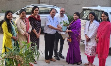 उप्र महिला आयोग की उपाध्यक्ष चारु चौधरी ने किया अपना घर आश्रम का निरीक्षण