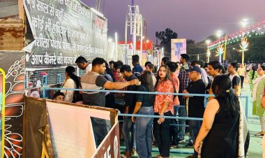 नोएडा स्टेडियम में लगे जंगल बुक दुबई थीम कार्निवल में उमड़ रही भीड़