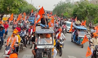 विश्व हिंदू परिषद-बजरंग दल ने हनुमान जन्मोत्सव पर निकली भव्य शोभायात्रा