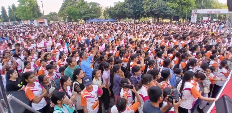 5,000 से अधिक धावकों ने ‘Run for a Girl Child’ में भाग लेकर महिला सशक्तिकरण का संदेश दिया