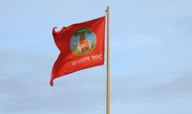 सनातन राष्‍ट्र शंखनाद’ महोत्‍सव में फहराया गया सनातन धर्म का ध्‍वज