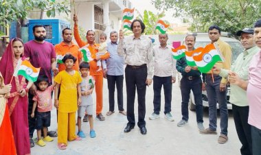 तिरंगा भारत के शौर्य व पराक्रम का प्रतीक है: जितेन्द्र बच्चन