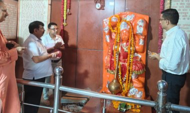 शनि जयंती पर नोएडा प्राधिकरण सीईओ ने की विशेष पूजा अर्चना 