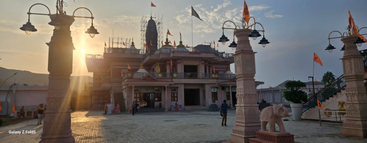 सौंदर्य का अद्वितीय व अनोखा संगम 'राम मंदिर' - विनोद तकियावाला 