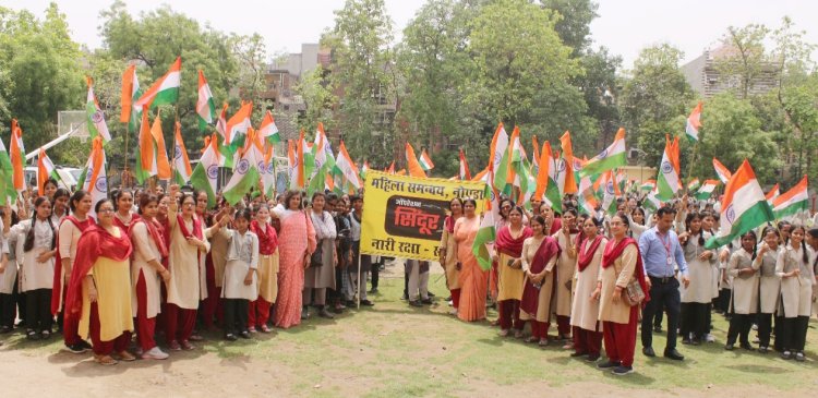 नारी रक्षा संकल्प के अंतर्गत भव्य तिरंगा यात्रा का आयोजन, 450+ महिलाओं और युवतियों ने लिया जोशपूर्ण भाग