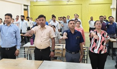 विश्व रक्त दाता दिवस पर बैक्सन होम्योपैथिक मेडिकल कॉलेज एवं हॉस्पिटल में लगा रक्तदान शिविर